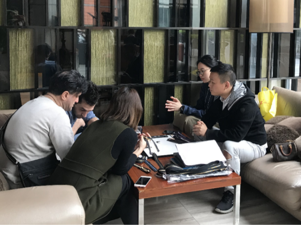 與外國客戶洽談業(yè)務